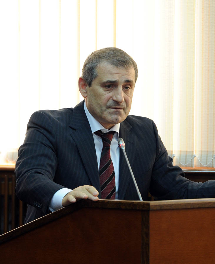 С управлением по принципу отложенного конфликта в республике надо заканчивать