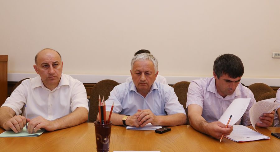 В Правительстве Дагестана рассмотрены вопросы переселения граждан из аварийного жилищного фонда
