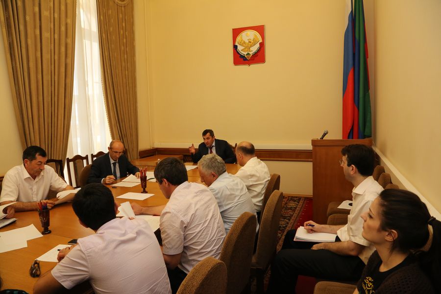 В Правительстве Дагестана рассмотрены вопросы переселения граждан из аварийного жилищного фонда