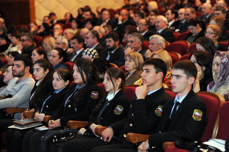 В Дагестане отметили 20-летний юбилей Конституции РФ