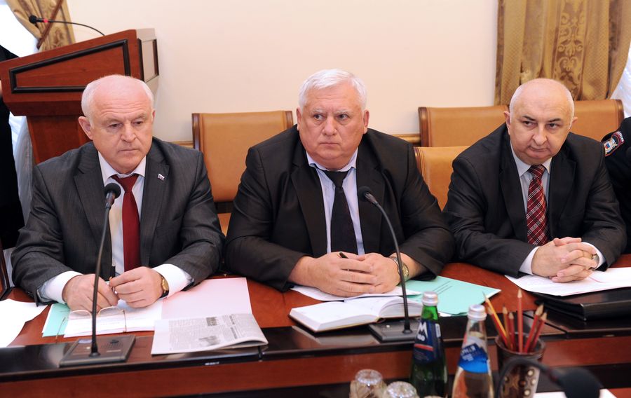 В Правительстве РД обсудили вопросы оттока русскоязычного населения из республики