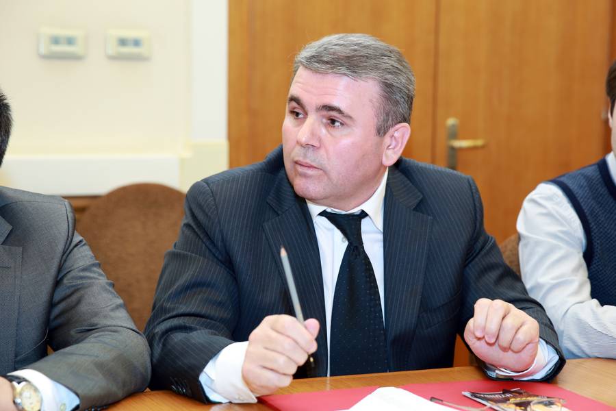 Продвигать лизинговую сферу