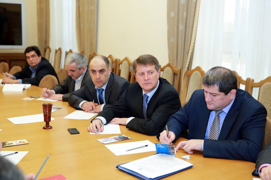 Продвигать лизинговую сферу