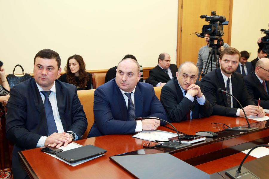 А.Гамидов провел встречу с членами Открытого молодежного правительства