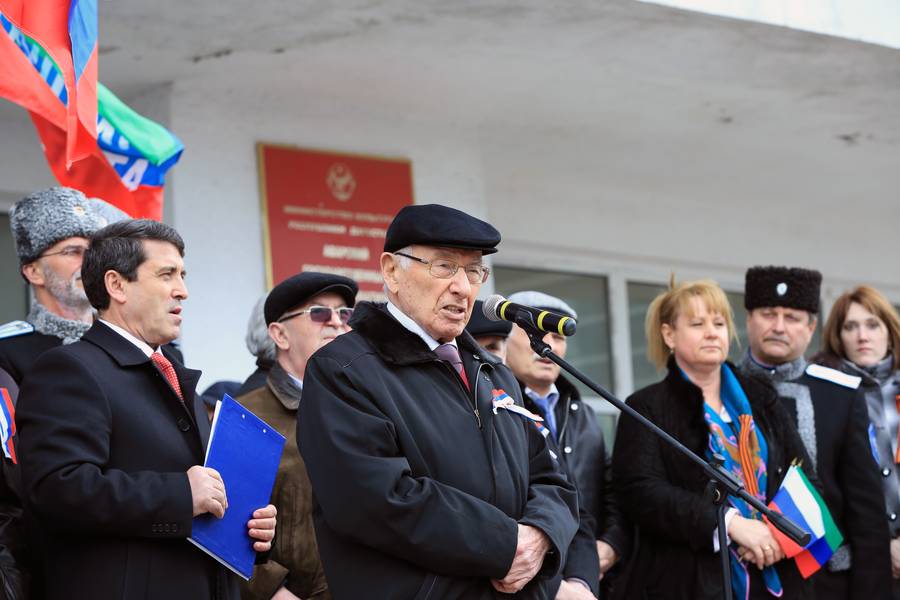В Дагестане состоялся митинг в поддержку жителей Крыма