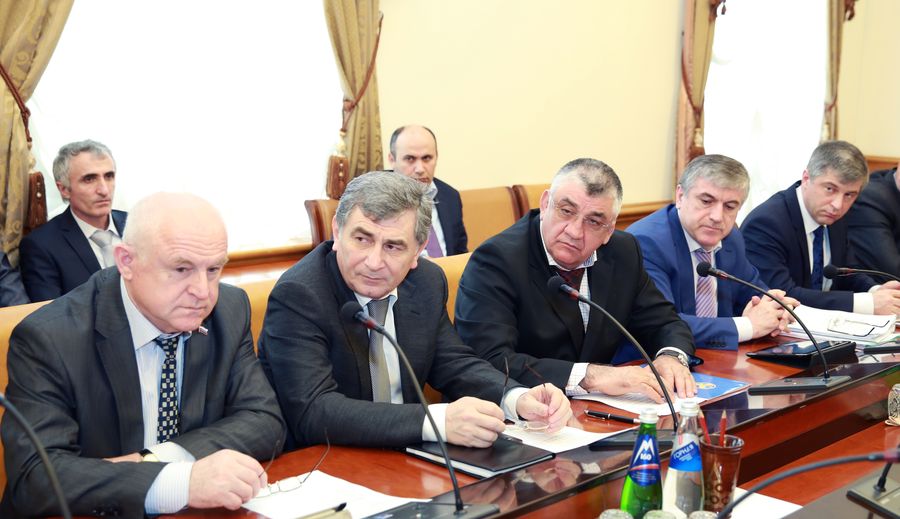 Обсужден ход подготовки планов мероприятий по реализации приоритетных проектов развития Дагестана