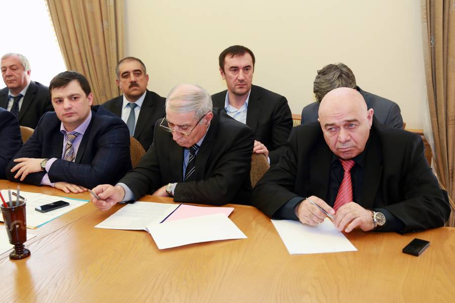 В  Правительстве РД обсудили ситуацию с платежами за электроэнергию
