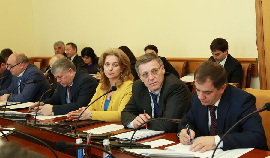 Обсуждены итоги исполнения республиканского бюджета РД за 2013 год
