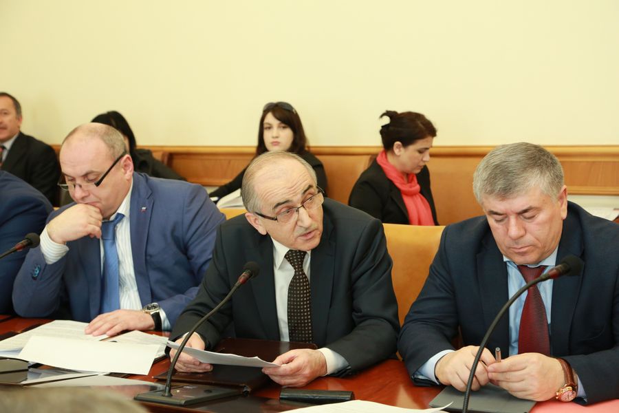 Обсуждены итоги исполнения республиканского бюджета РД за 2013 год