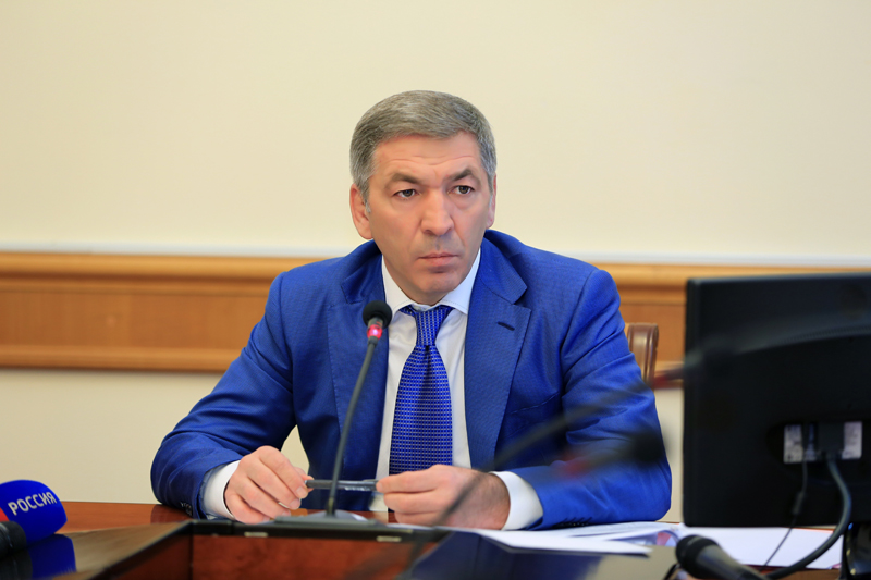 В Правительстве Дагестана обсуждены меры   по реализации Указа Президента России