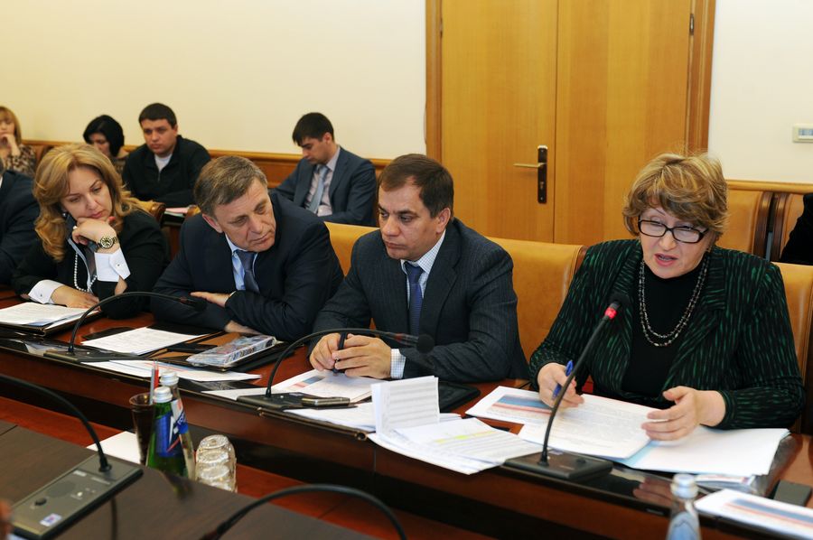 В Правительстве Дагестана обсуждены меры   по реализации Указа Президента России