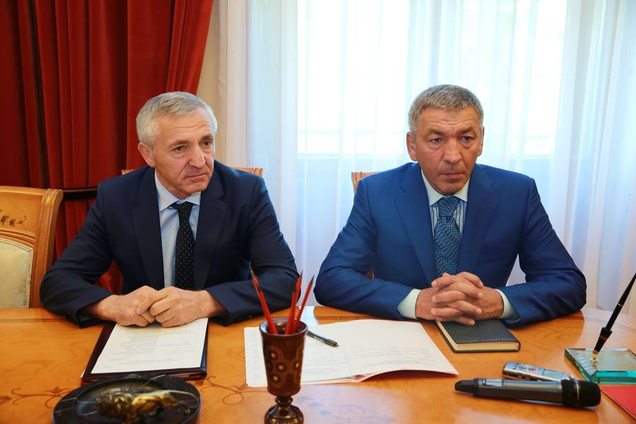 Глава Дагестана встретился с руководителем Рособрнадзора