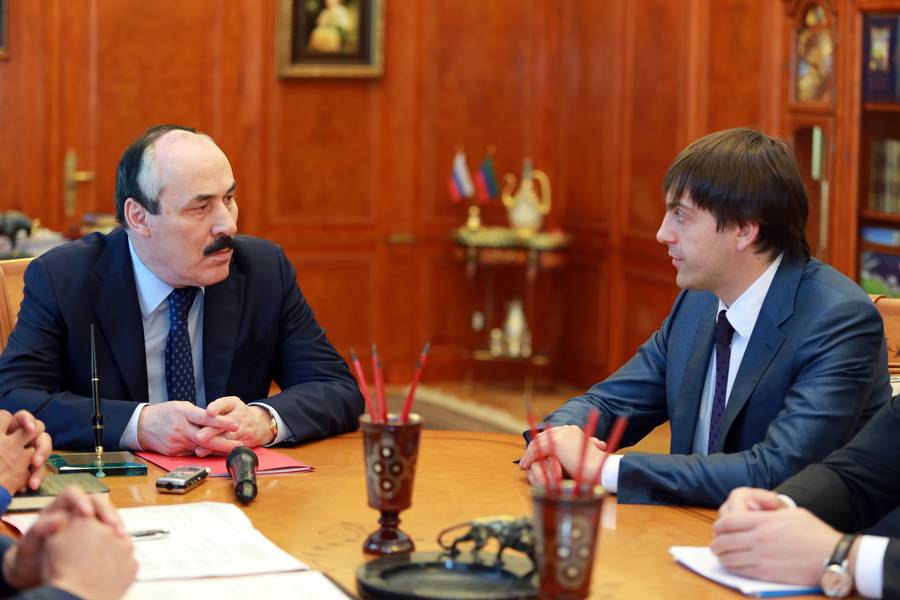 Глава Дагестана встретился с руководителем Рособрнадзора