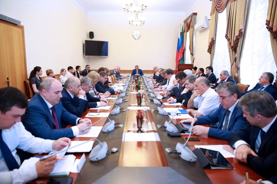 Под руководством Премьер-министра Дагестана состоялось рабочее совещание