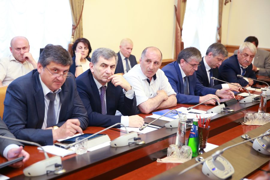 Под руководством Премьер-министра Дагестана состоялось рабочее совещание