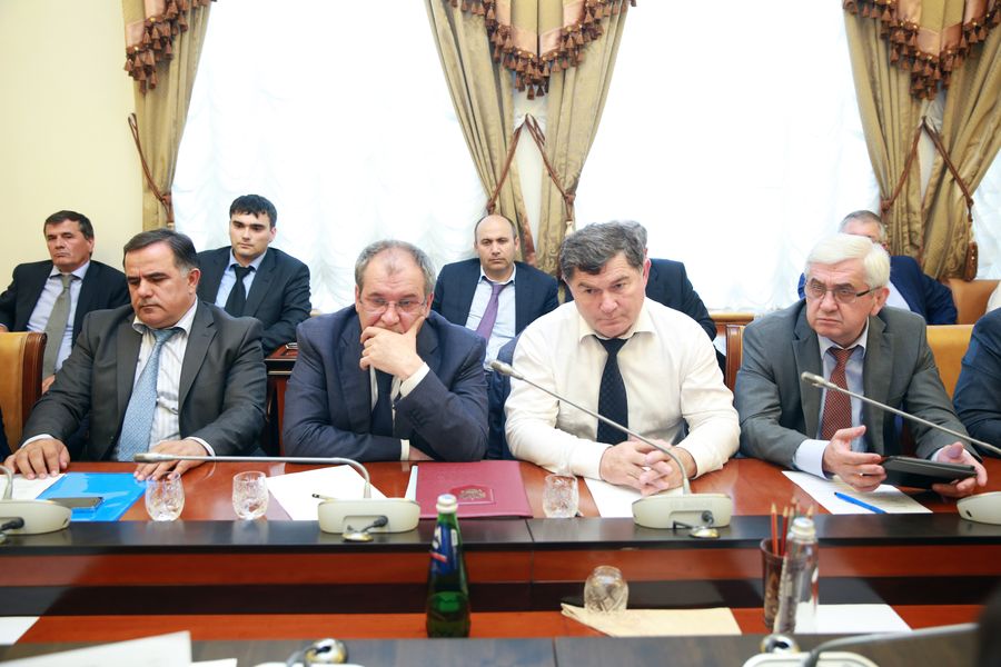 Под руководством Премьер-министра Дагестана состоялось рабочее совещание