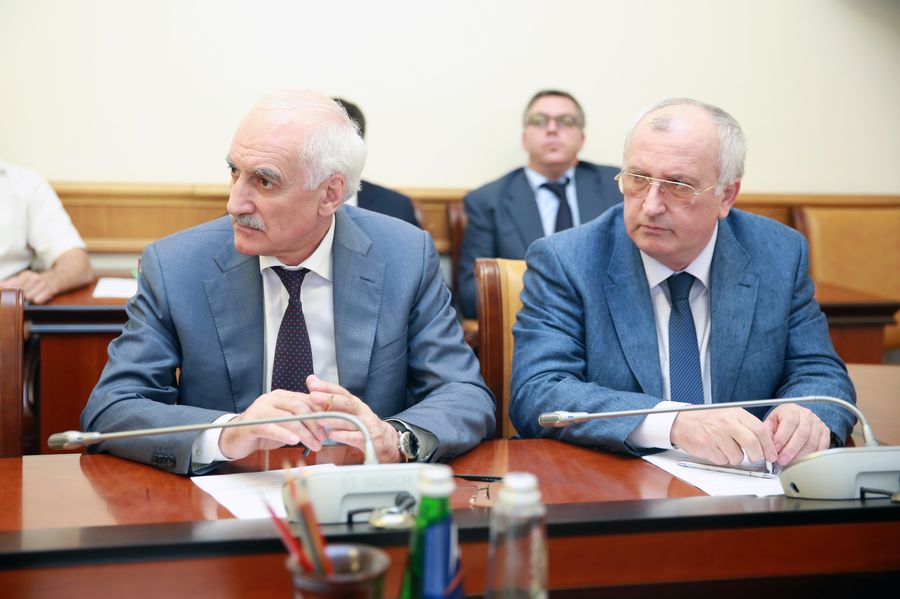 Под руководством Премьер-министра Дагестана состоялось рабочее совещание