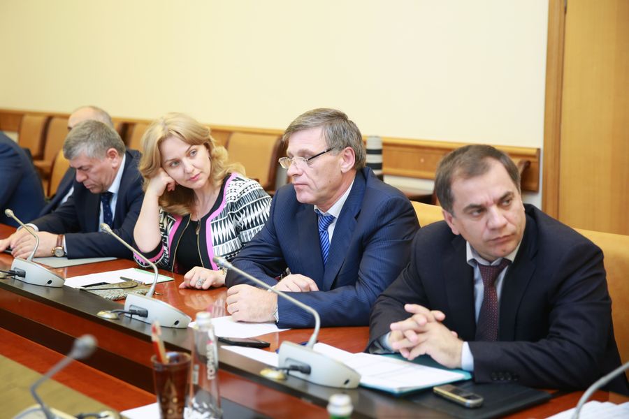Под руководством Премьер-министра Дагестана состоялось рабочее совещание