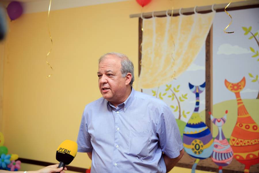 А.Карибов посетил республиканский дом ребенка