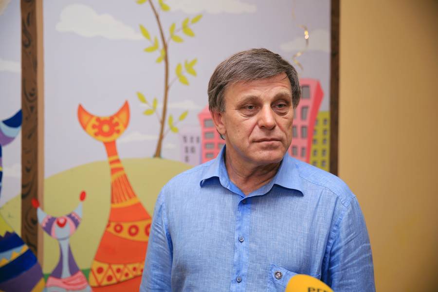 А.Карибов посетил республиканский дом ребенка