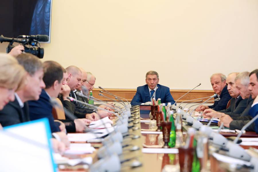 Обсужден ряд важных вопросов социально-экономического развития республики.