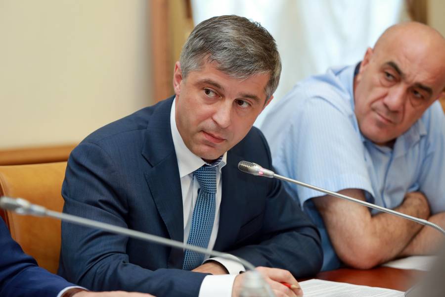 Обсужден ряд важных вопросов социально-экономического развития республики.