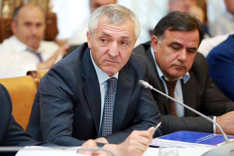 Обсужден ряд важных вопросов социально-экономического развития республики.