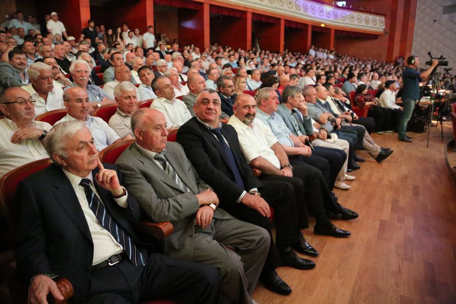 Р.Абдулатипов: «Пусть вечно живет имя Гамида Гамидова на благо родного Дагестана!»