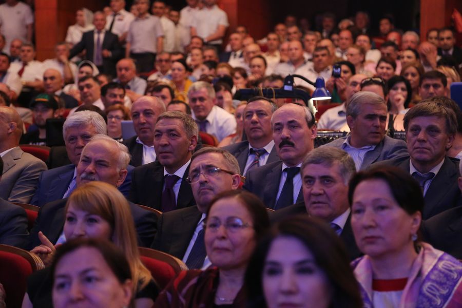 Р.Абдулатипов: «Пусть вечно живет имя Гамида Гамидова на благо родного Дагестана!»