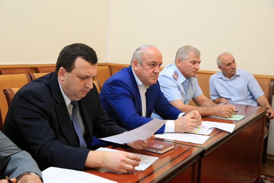 А.Гамидов поручил создать специальную рабочую группу по вопросам оказания содействия беженцам из Украины