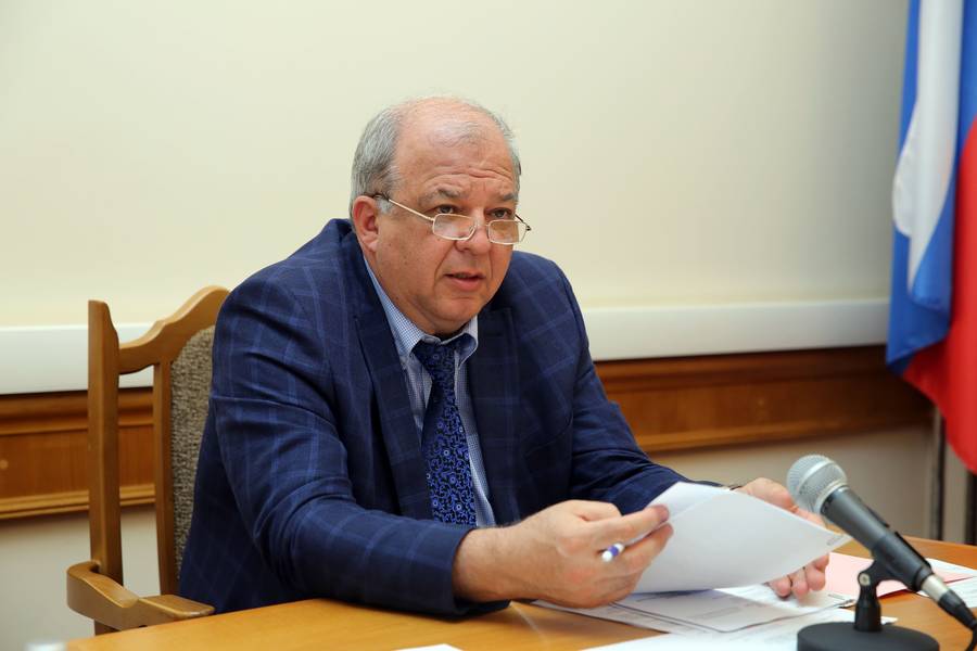 А.Карибов: «Незамедлительно принять меры по погашению задолженности по заработной плате»