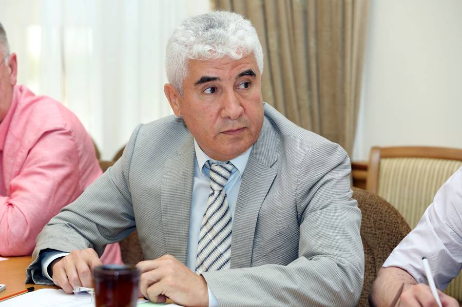 А.Карибов: «Незамедлительно принять меры по погашению задолженности по заработной плате»