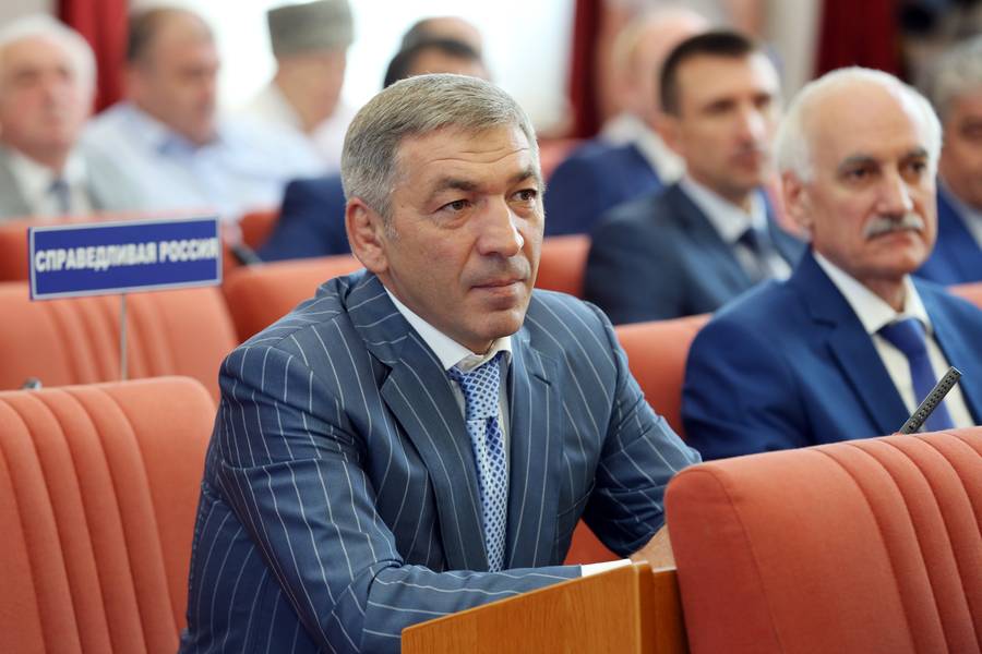 А.Гамидов принял участие в работе 38-й сессии Народного Собрания Республики Дагестан