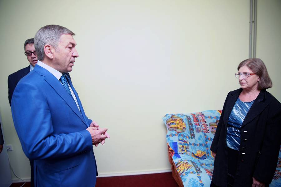 Глава Правительства РД Абдусамад Гамидов встретился с беженцами из Украины