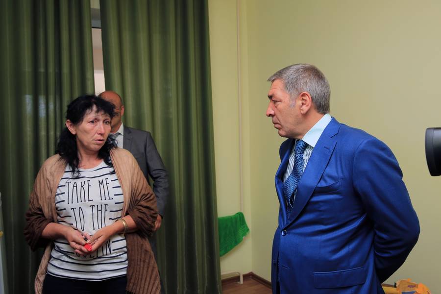 Глава Правительства РД Абдусамад Гамидов встретился с беженцами из Украины