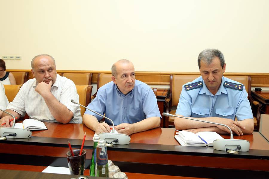 В Правительстве Дагестана обсудили порядок в сфере добычи общераспространенных полезных ископаемых в РД