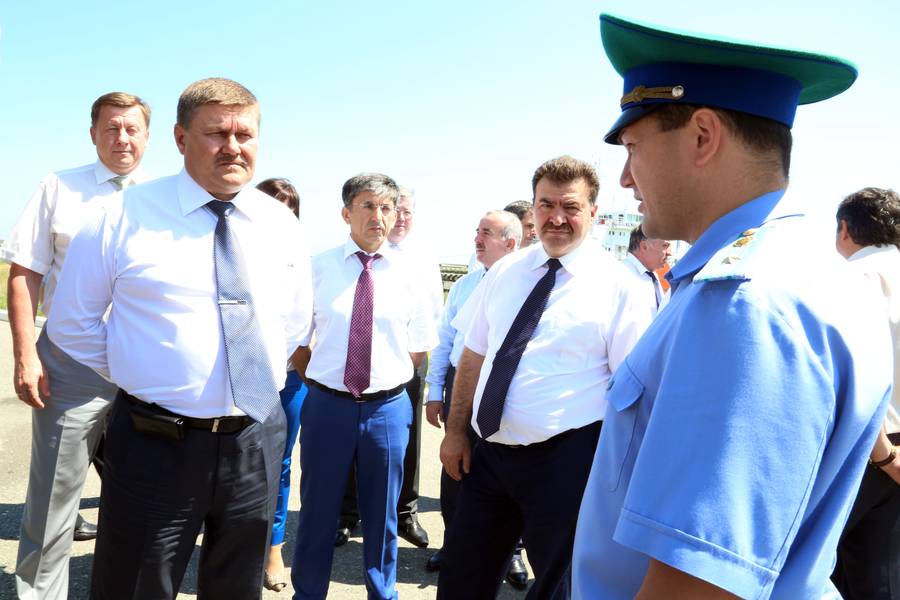 Руководитель Федерального агентства по обустройству государственной границы РФ Константин Бусыгин посетил Махачкалинский морской торговый порт