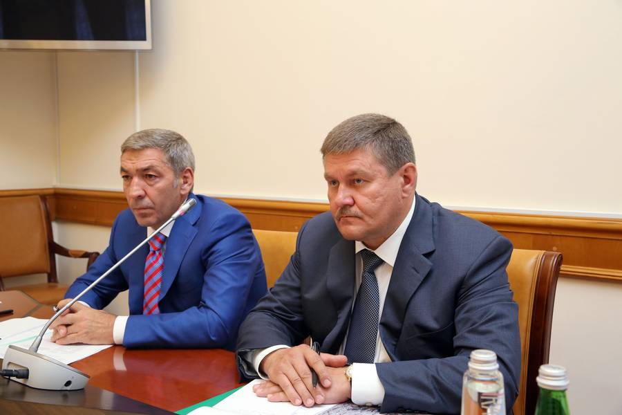 Председатель Правительства РД Абдусамад Гамидов встретился с главой Росграницы Константином Бусыгиным