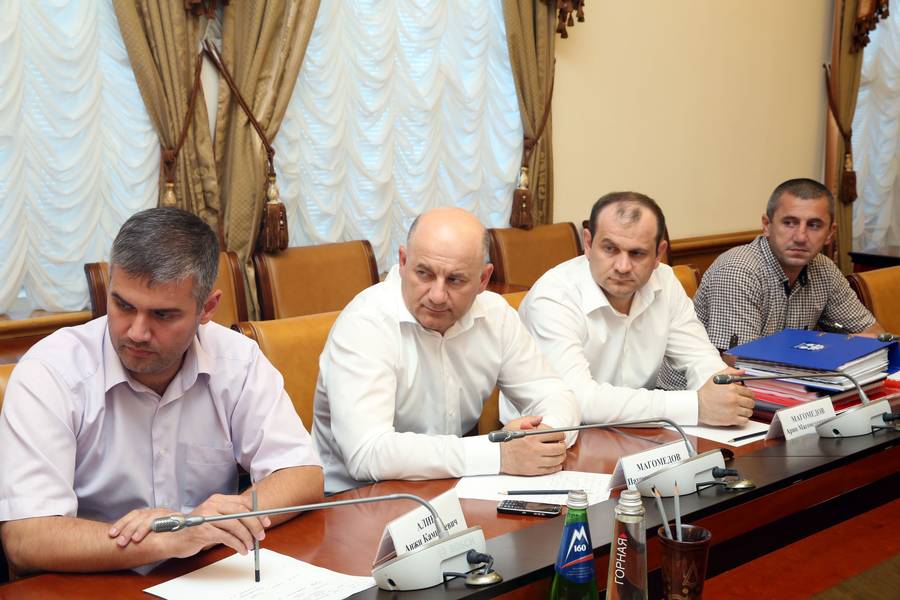Абдусамад Гамидов встретился с представителями Внешэкономбанка