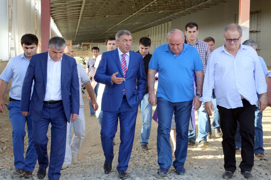 Абдусамад Гамидов совместно с итальянскими специалистами ознакомились с ходом строительства завода «Мараби»