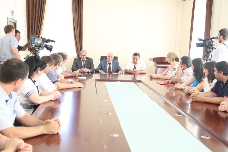 Работникам Минюста РД представили нового руководителя