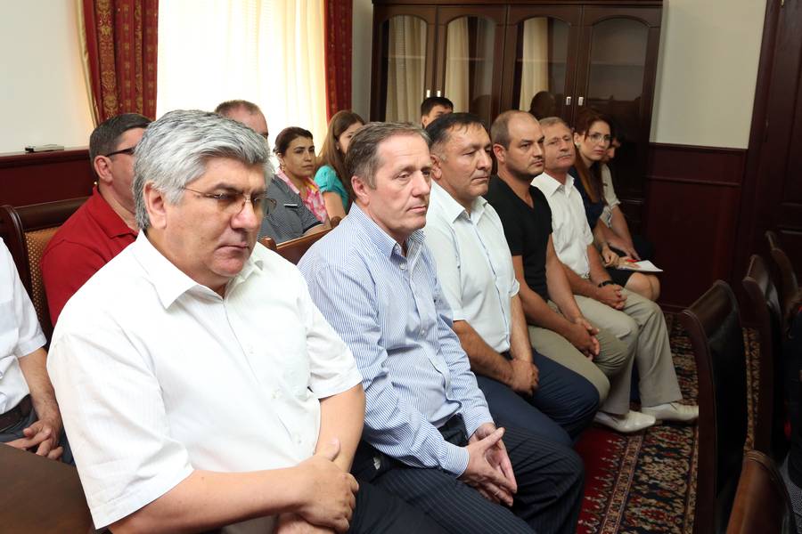 Абдусамад Гамидов представил коллективу Минприроды РД нового руководителя