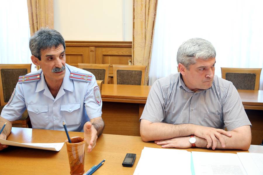 В Правительстве РД обсудили вопрос предоставления жилья семьям погибших силовиков
