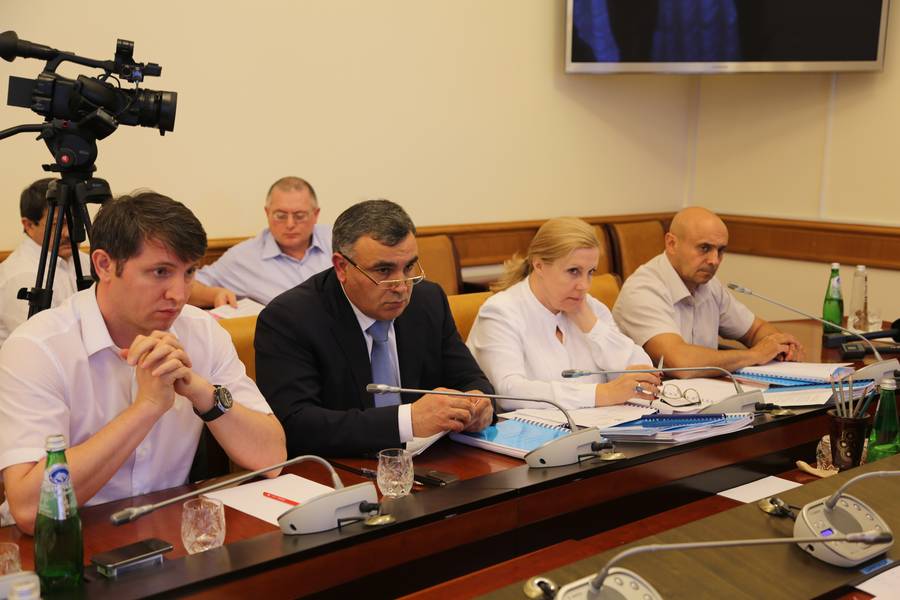 Вопросы взаимодействия с ООО «Газпром межрегионгаз Пятигорск» обсудили в Правительстве Дагестана