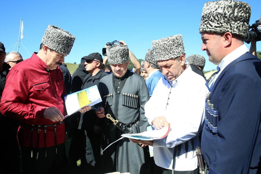 Рамазан Абдулатипов принял участие во II Международном фестивале традиционной народной культуры «Цамаури»