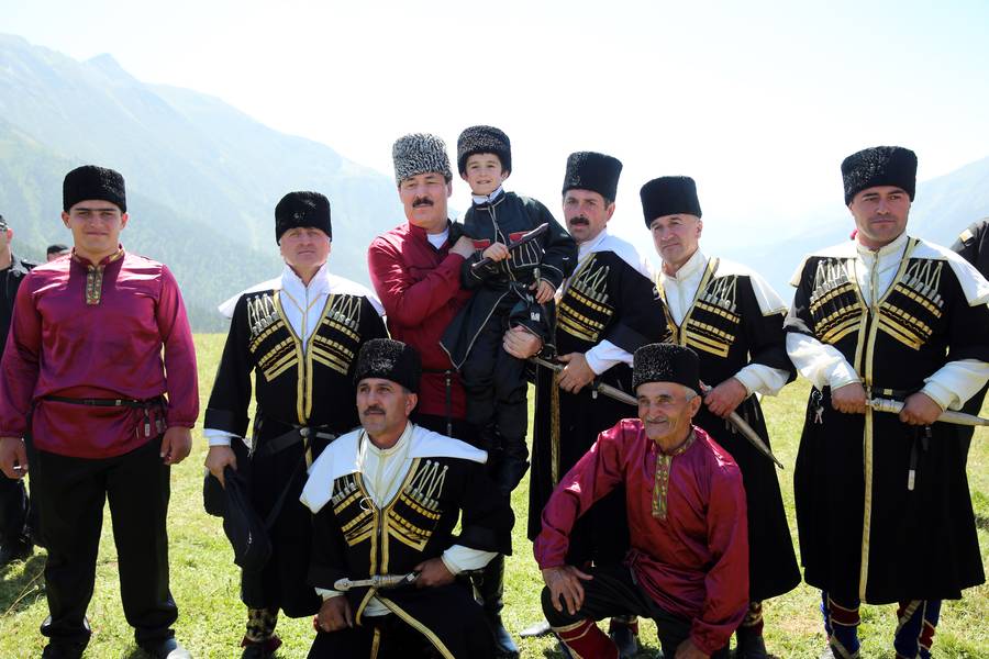 Рамазан Абдулатипов принял участие во II Международном фестивале традиционной народной культуры «Цамаури»