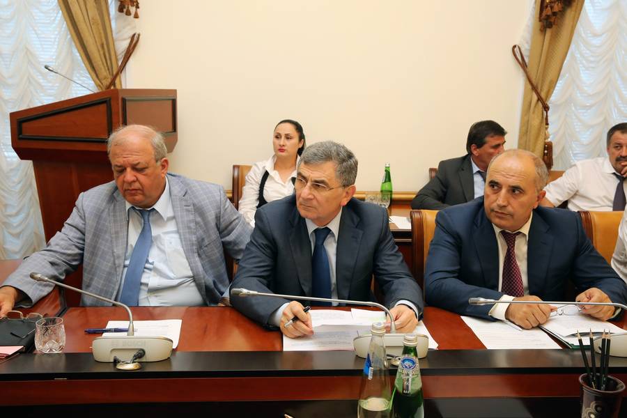 Рассмотрены меры по подготовке общеобразовательных организаций к новому учебному году