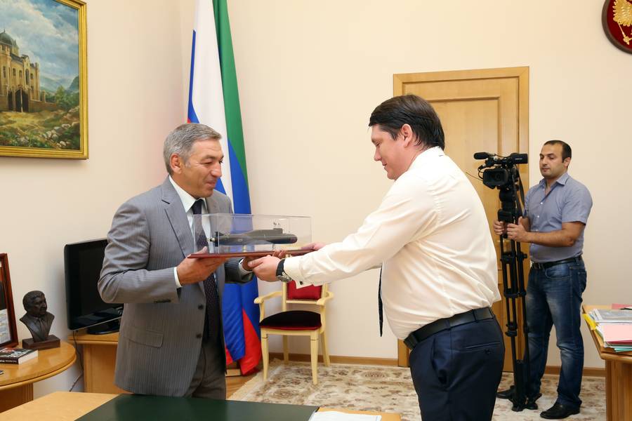 Абдусамад Гамидов встретился с представителями города Гаджиево