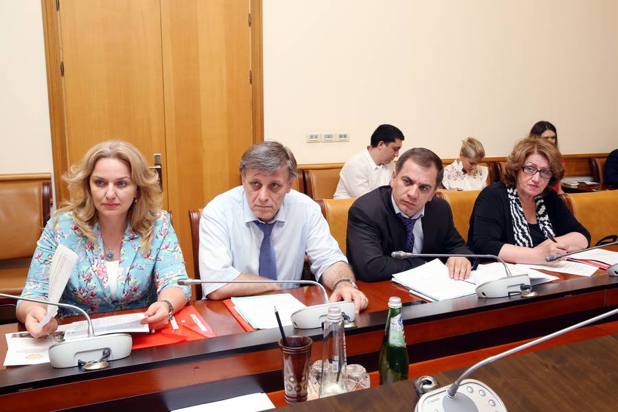 Обсуждены вопросы обеспечения потребностей республики в строительном песке