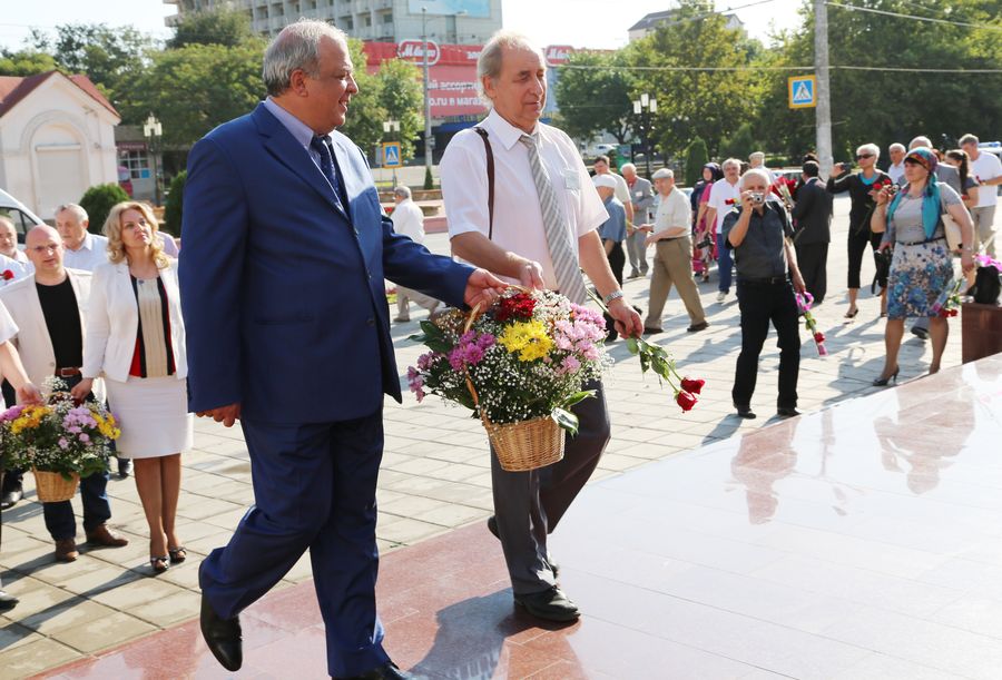 В Дагестане открылись Гамзатовские дни «Белые журавли»